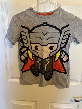 Kids Superhero Thor Graphic Tee - Grey with Red Cape